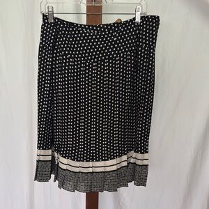 Jones New York Black and White Pleated Pencil Skirt 100% Silk